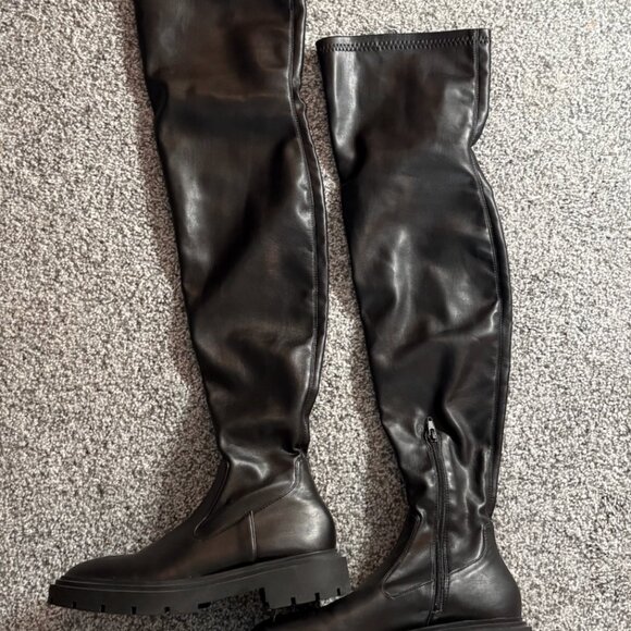 Size 9 Zara Tall Over the Knee Flat Stretch Faux Leather Boots - Picture 6 of 6